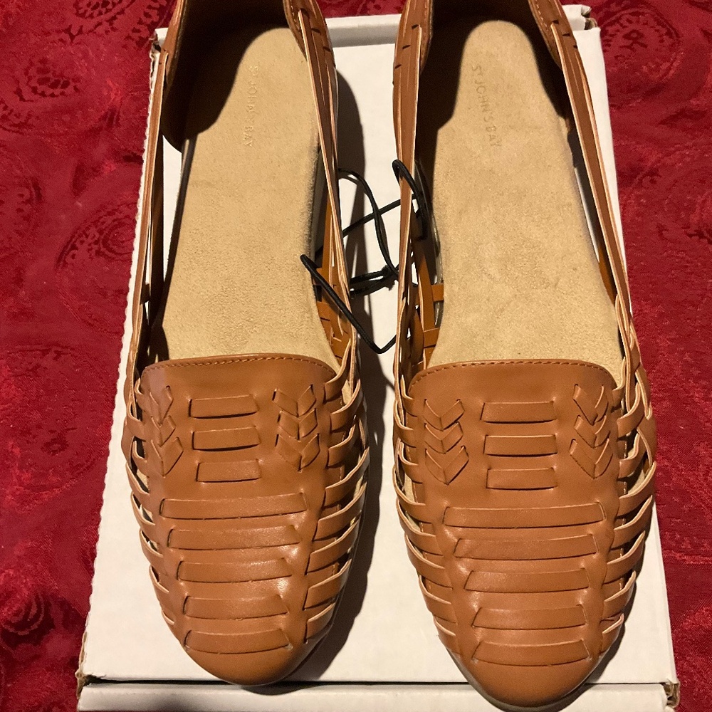 Woman’s Huarache Sandal  JC Penney St. John’s Bay NWT IN BOX Size 10